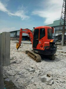 รถแม็คโครให้เช่า L 3